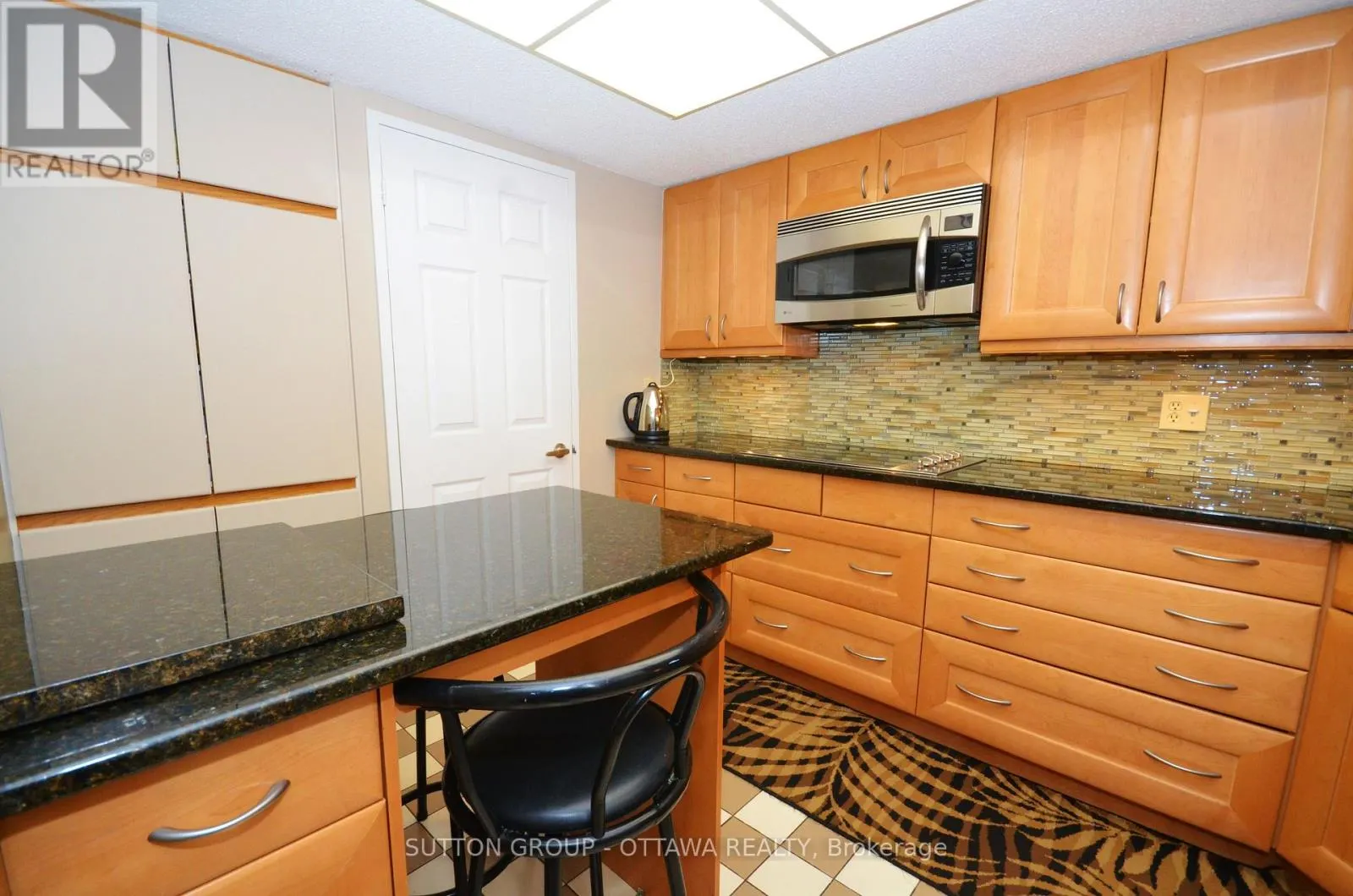 UNIT 62 - 261 BOTANICA PRIVATE