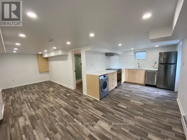 B - 137 MADISON AVENUE S