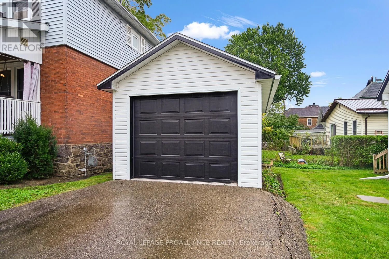 189 JAMES STREET E