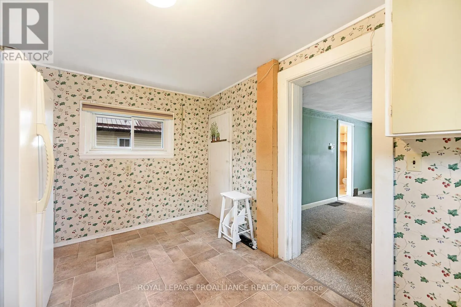189 JAMES STREET E
