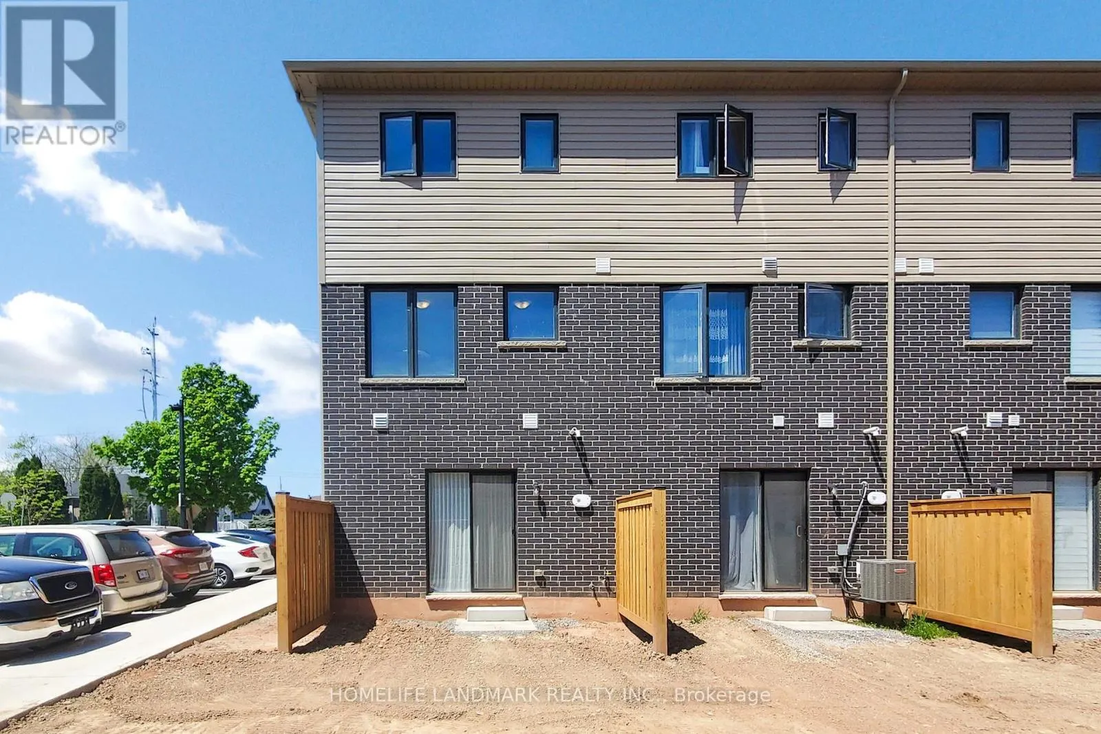 2 REID AVENUE N