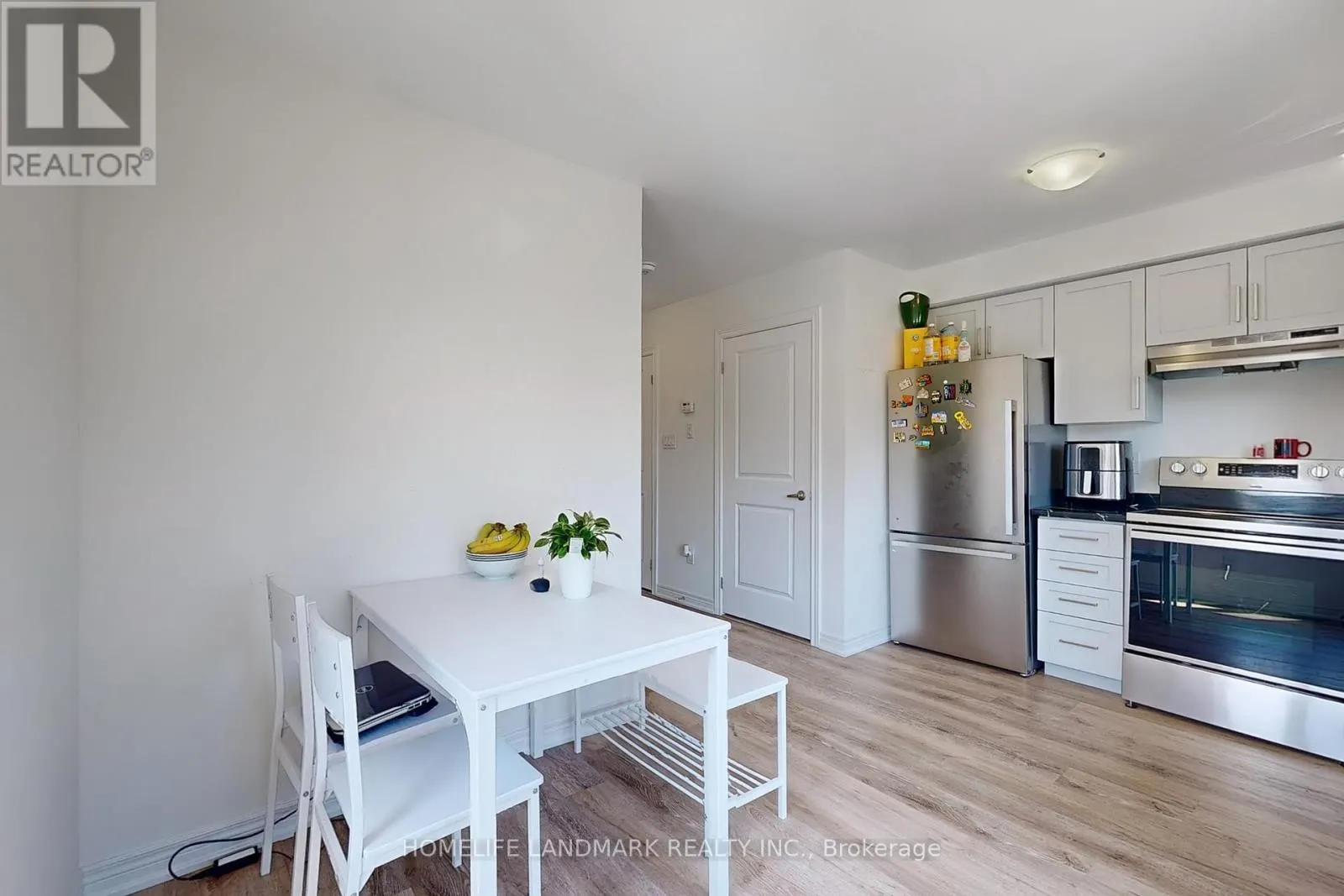 2 REID AVENUE N
