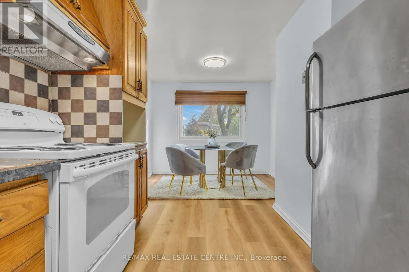87 CHRISTOPHER DRIVE