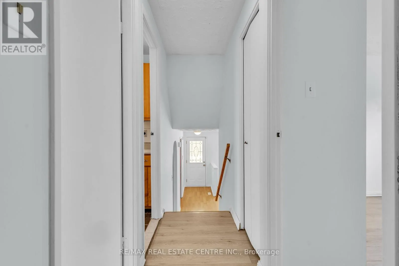 87 CHRISTOPHER DRIVE