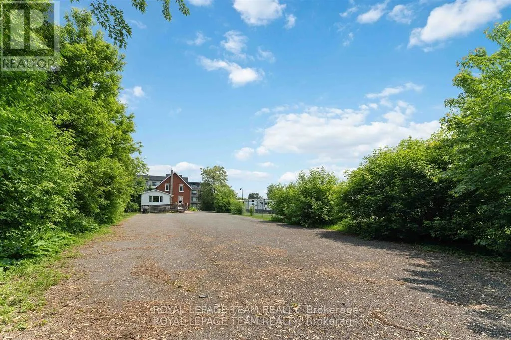 1538 STITTSVILLE MAIN STREET