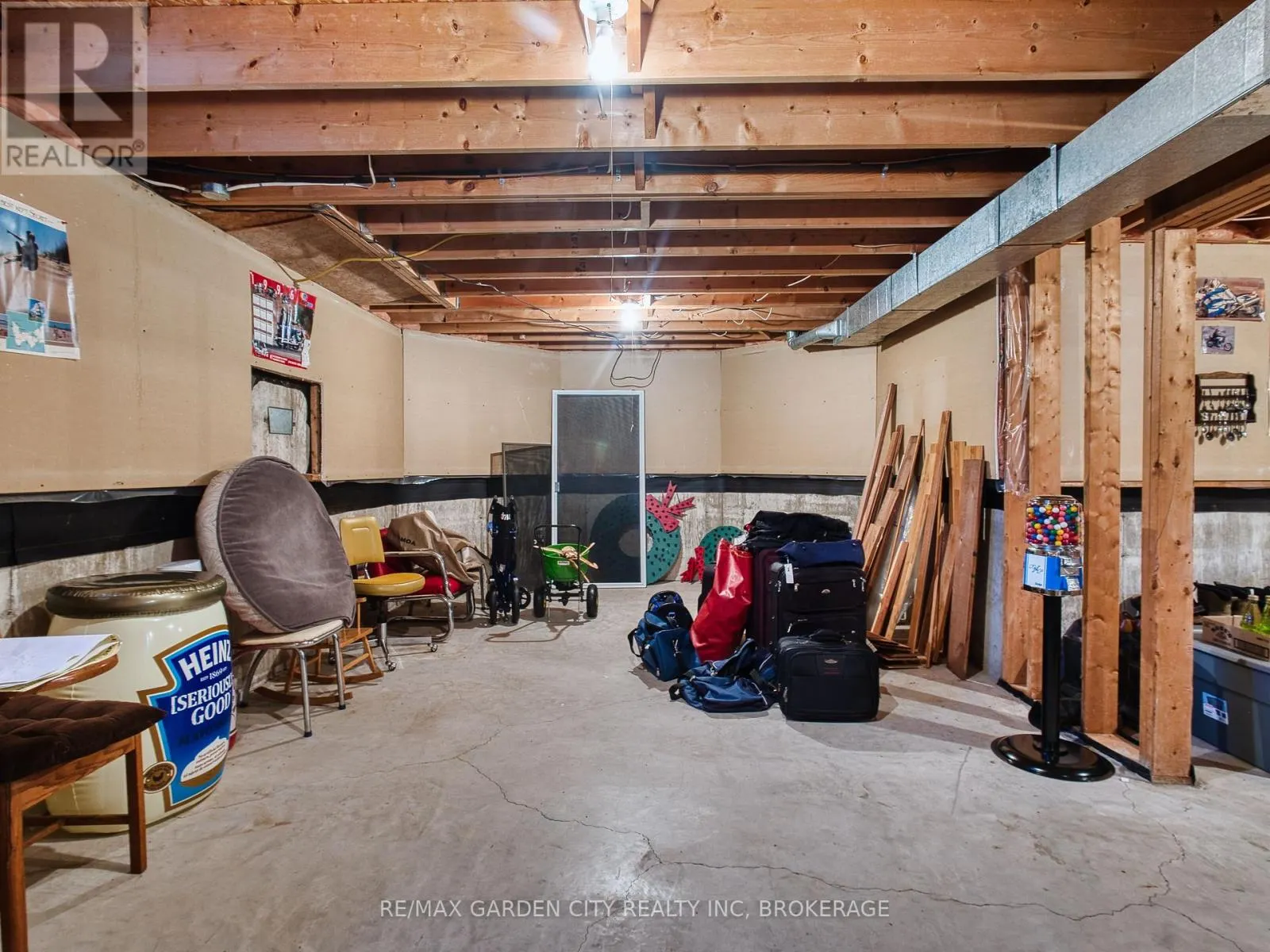 2 HARVEST OAK DRIVE