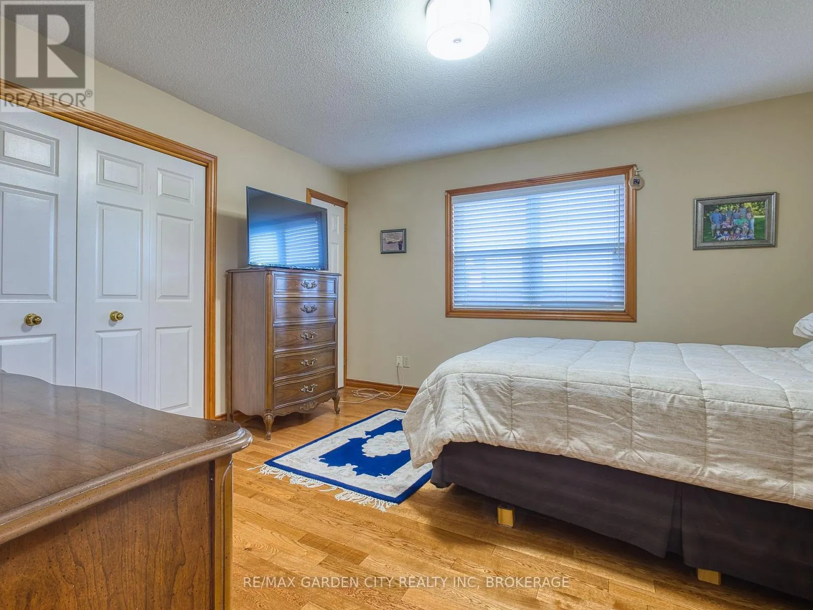2 HARVEST OAK DRIVE