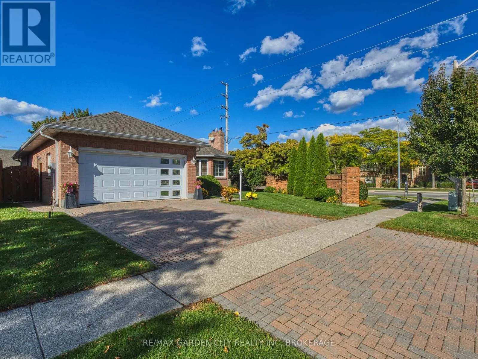 2 HARVEST OAK DRIVE