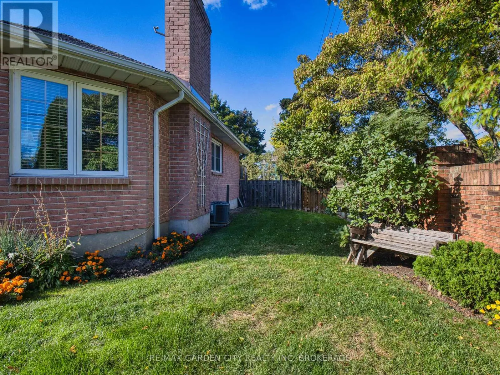 2 HARVEST OAK DRIVE
