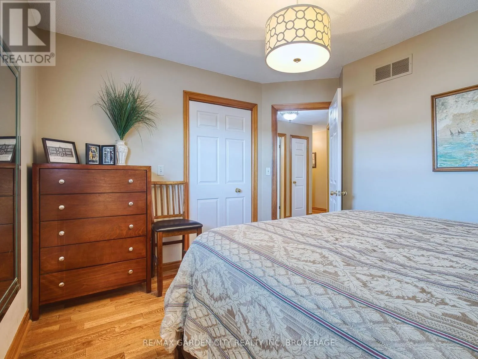 2 HARVEST OAK DRIVE