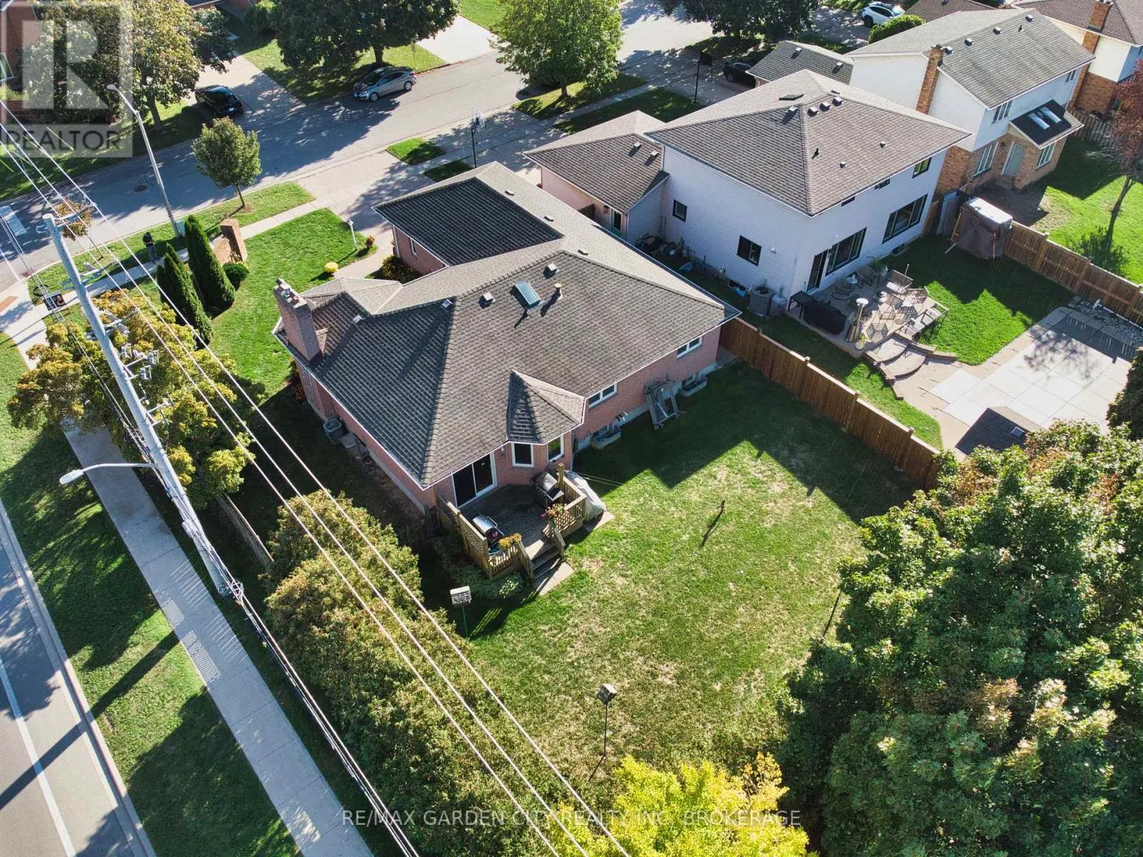 2 HARVEST OAK DRIVE