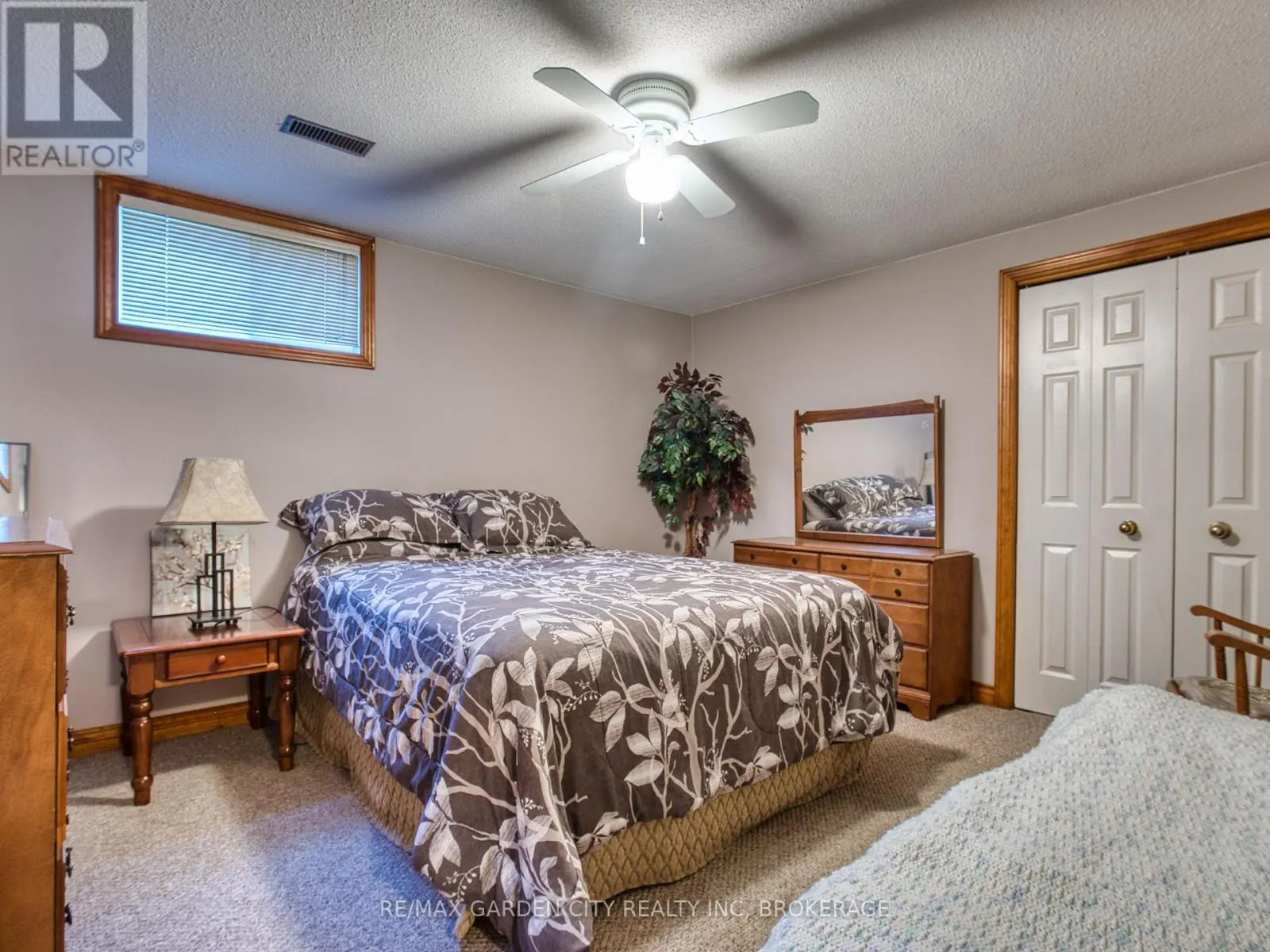 2 HARVEST OAK DRIVE
