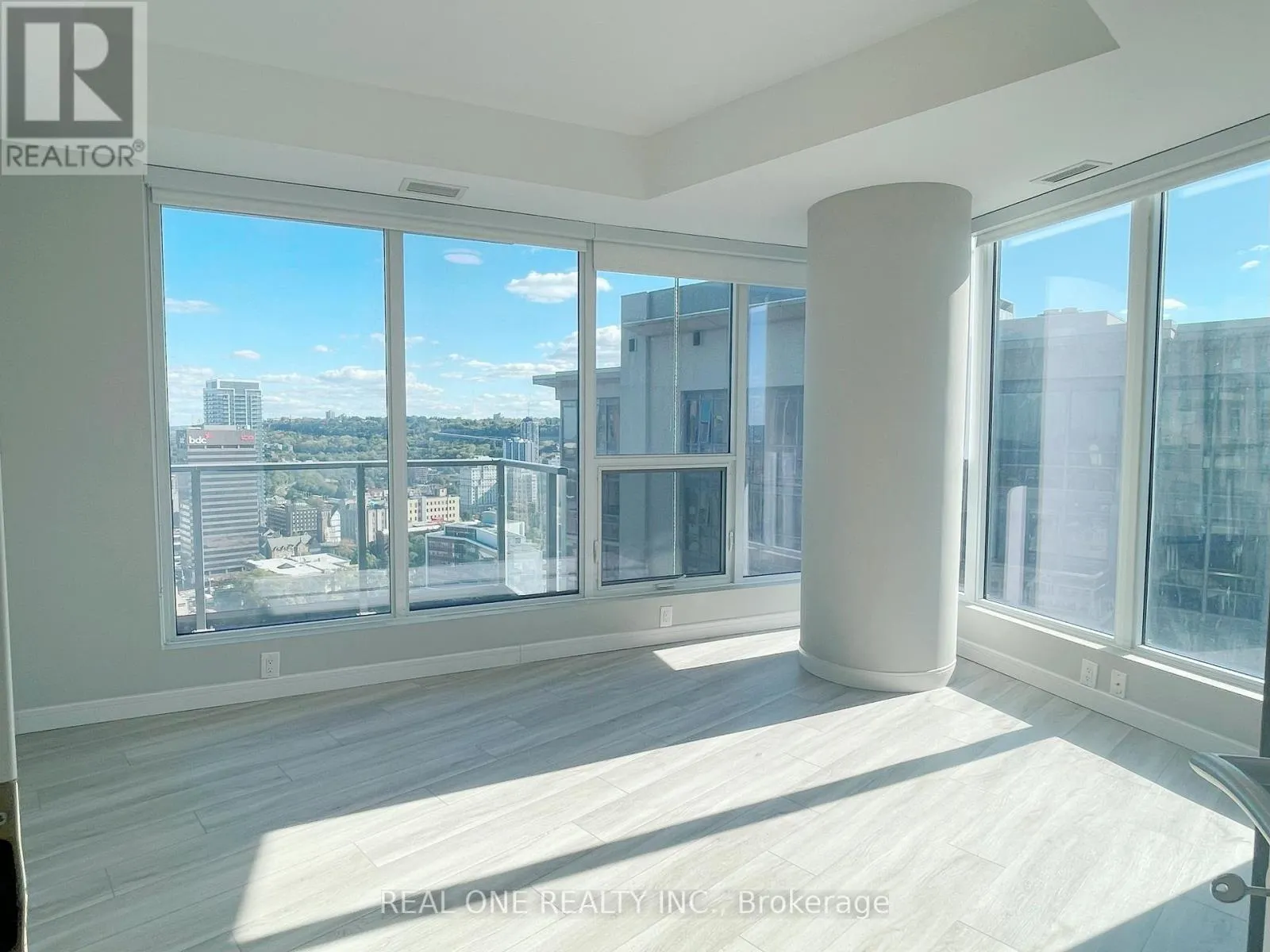 2607 - 20 GEORGE STREET