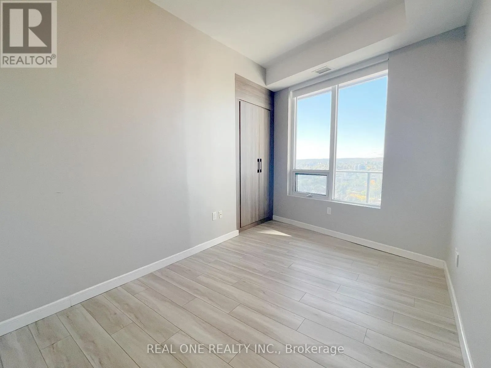 2102 - 20 GEORGE STREET
