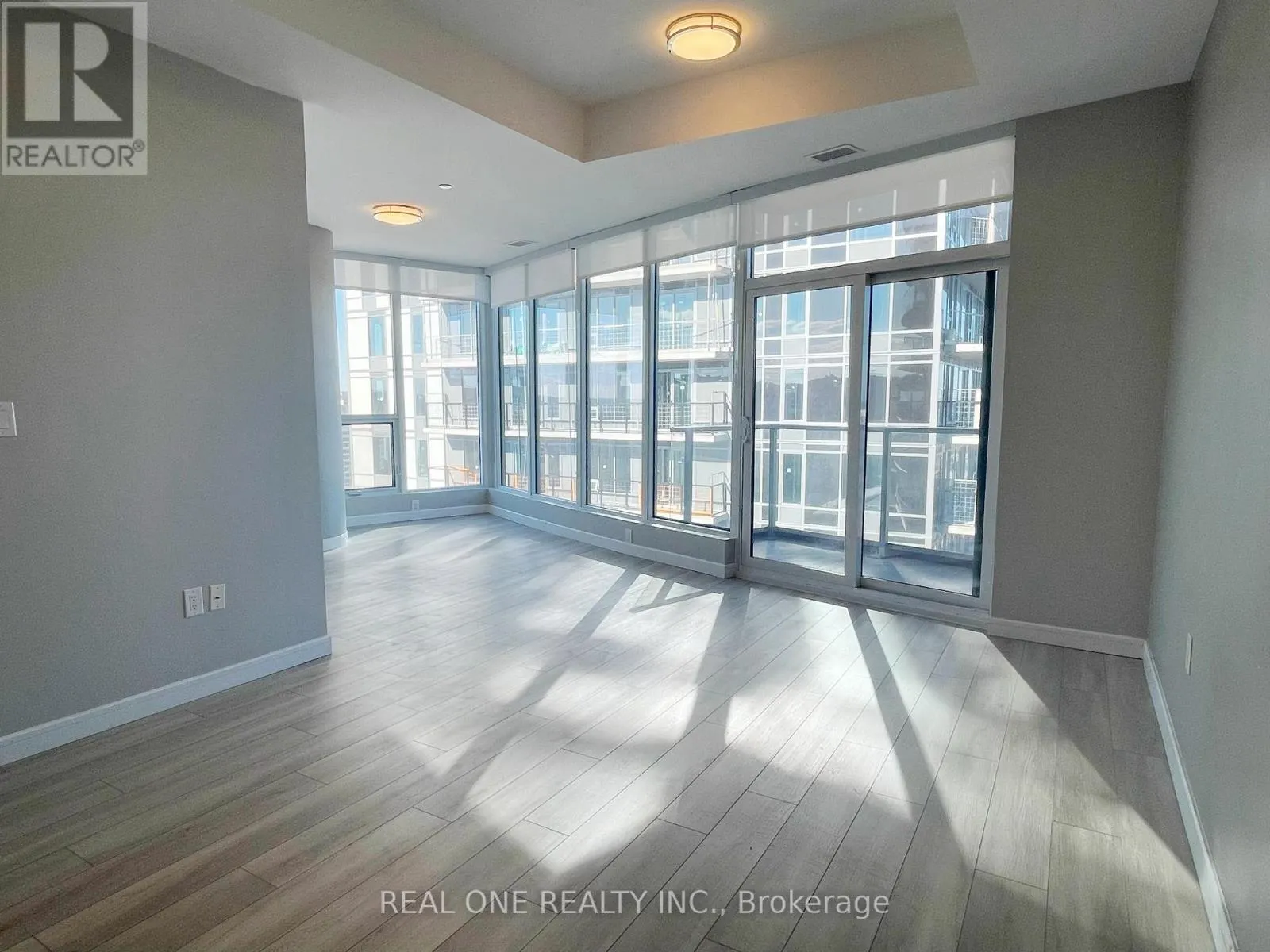 2102 - 20 GEORGE STREET