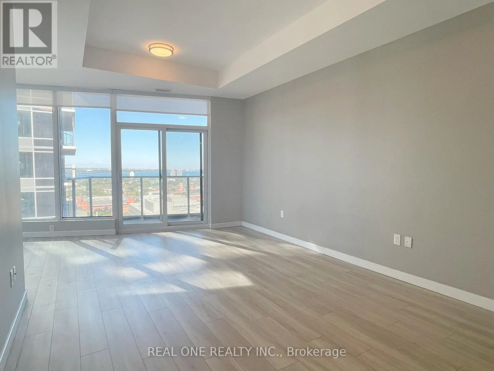 2102 - 20 GEORGE STREET
