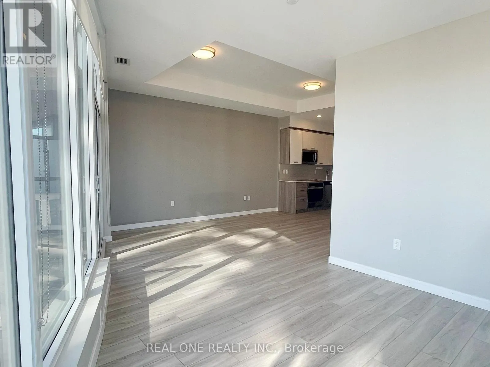 2102 - 20 GEORGE STREET
