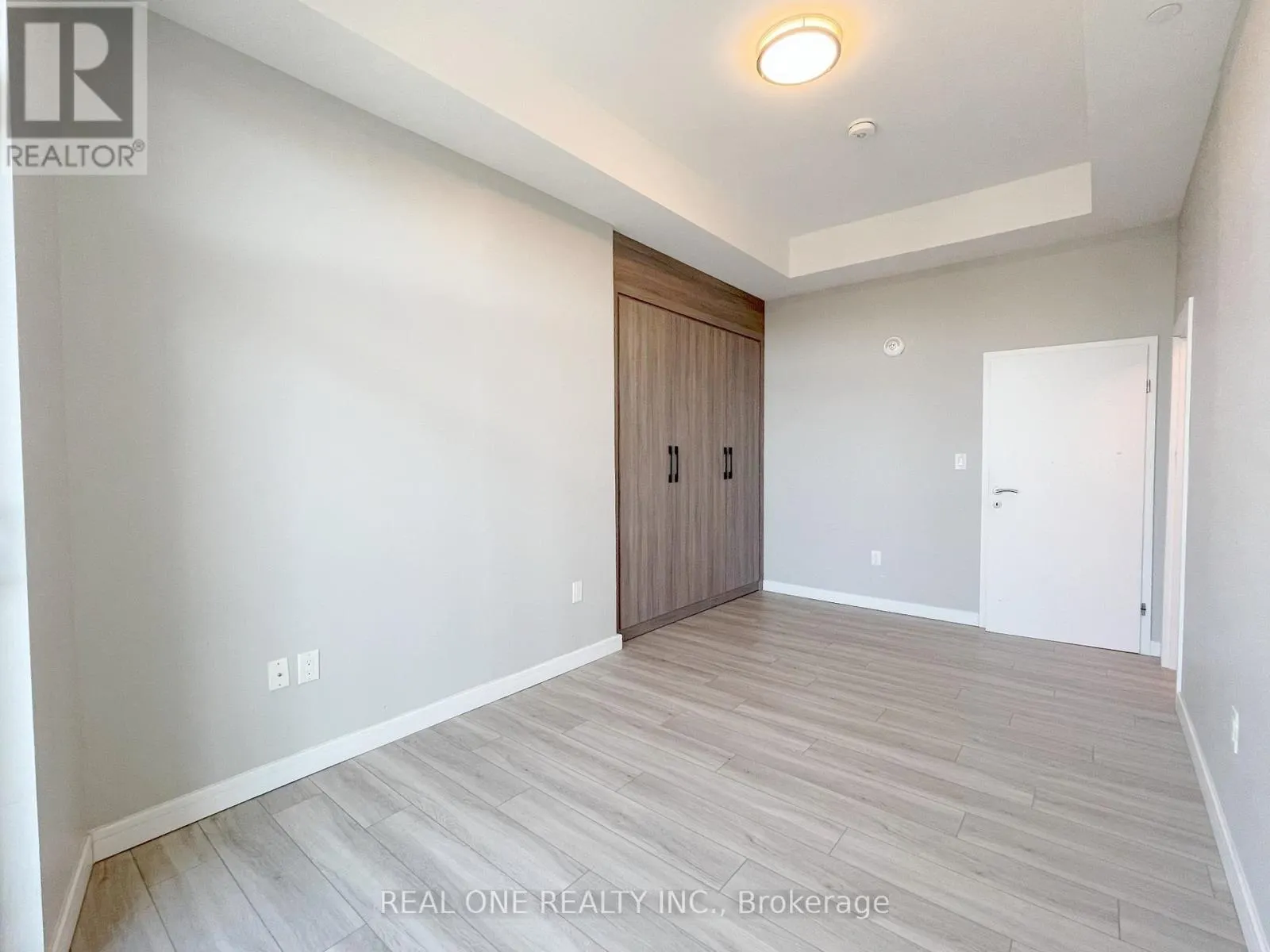 2102 - 20 GEORGE STREET
