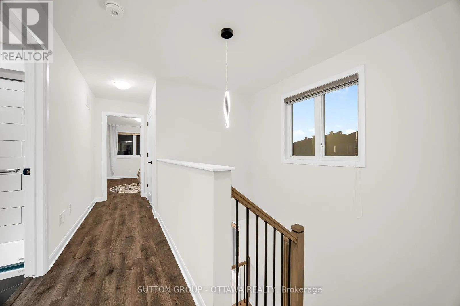 1006 SPEEDVALE COURT