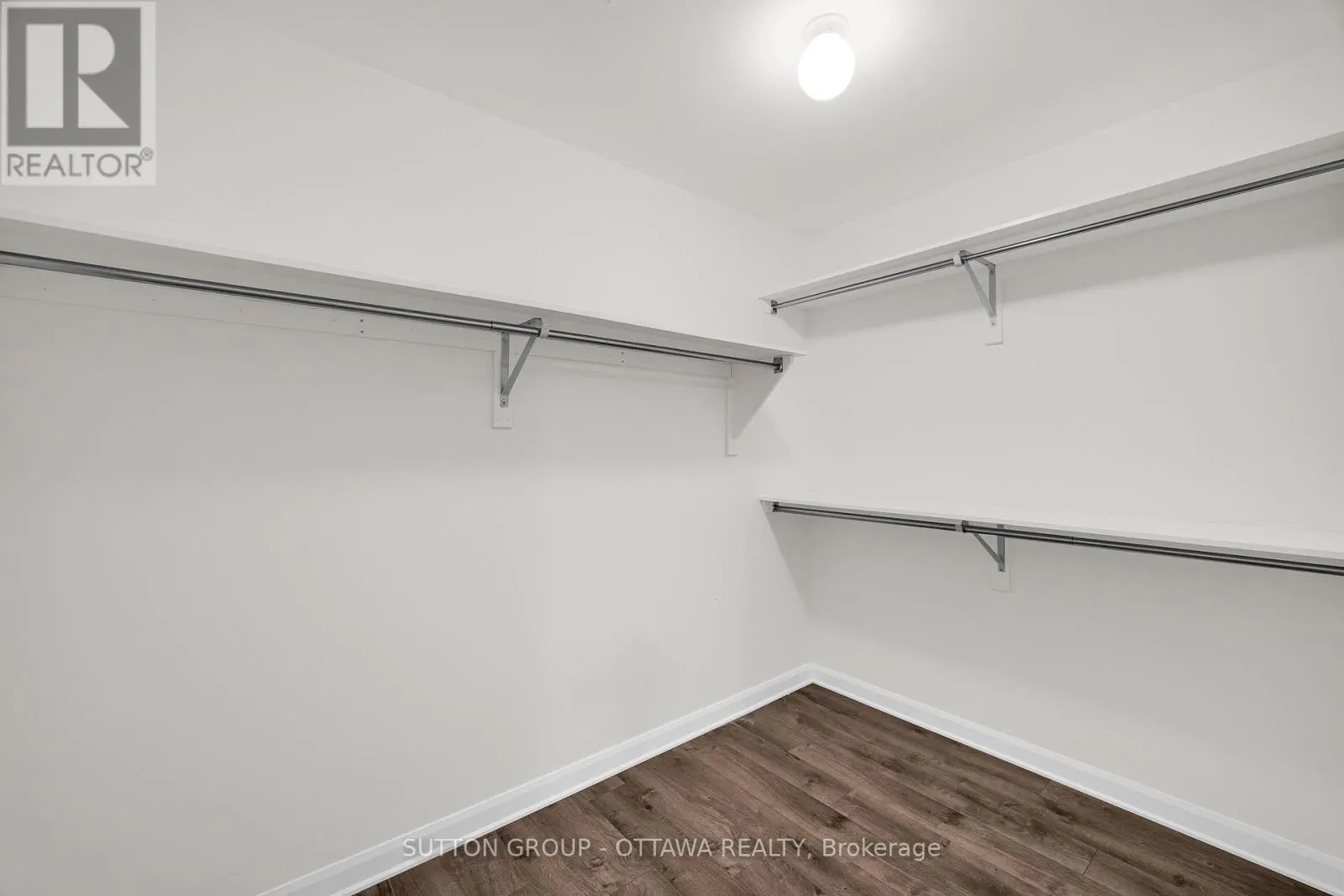 1006 SPEEDVALE COURT