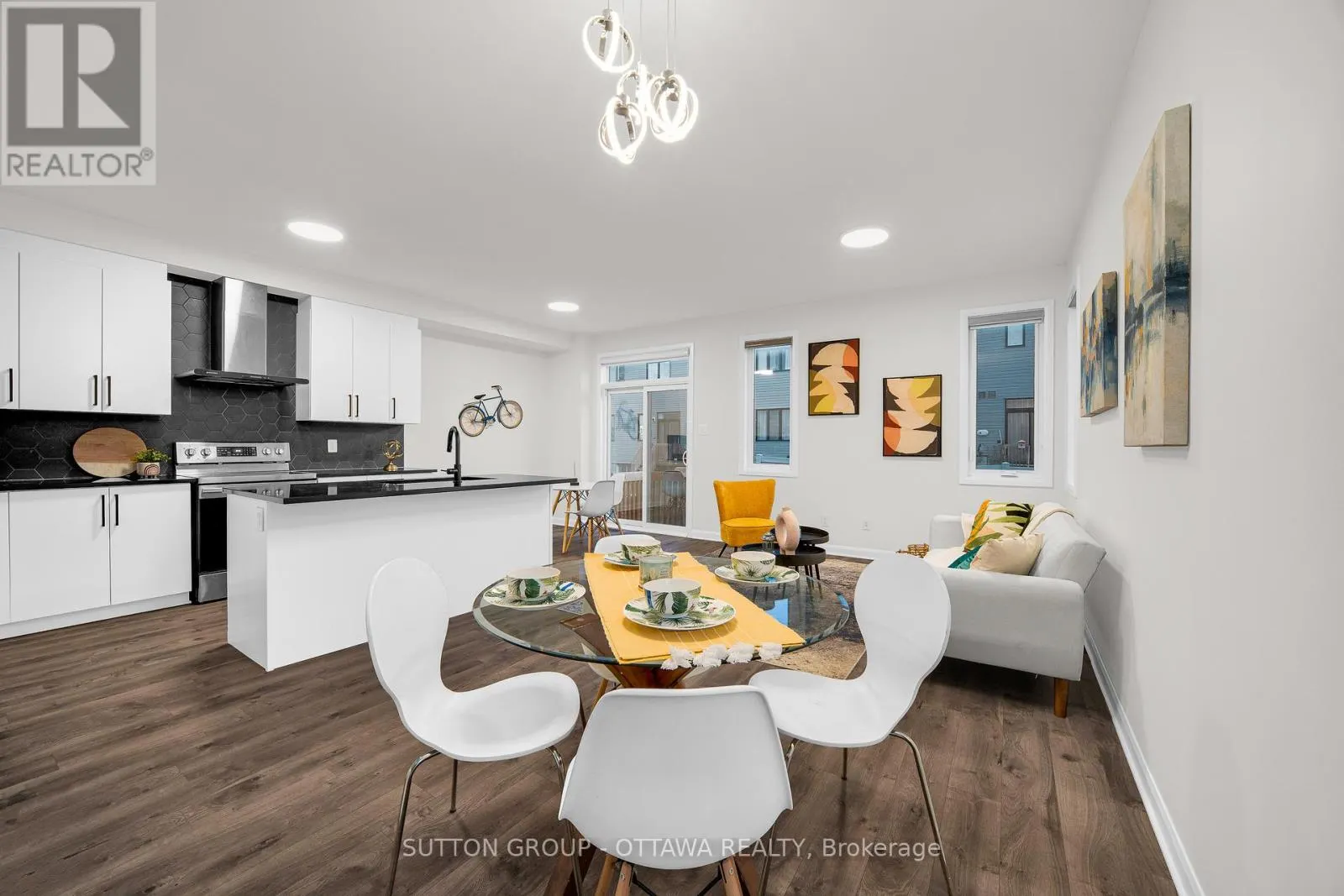 1006 SPEEDVALE COURT