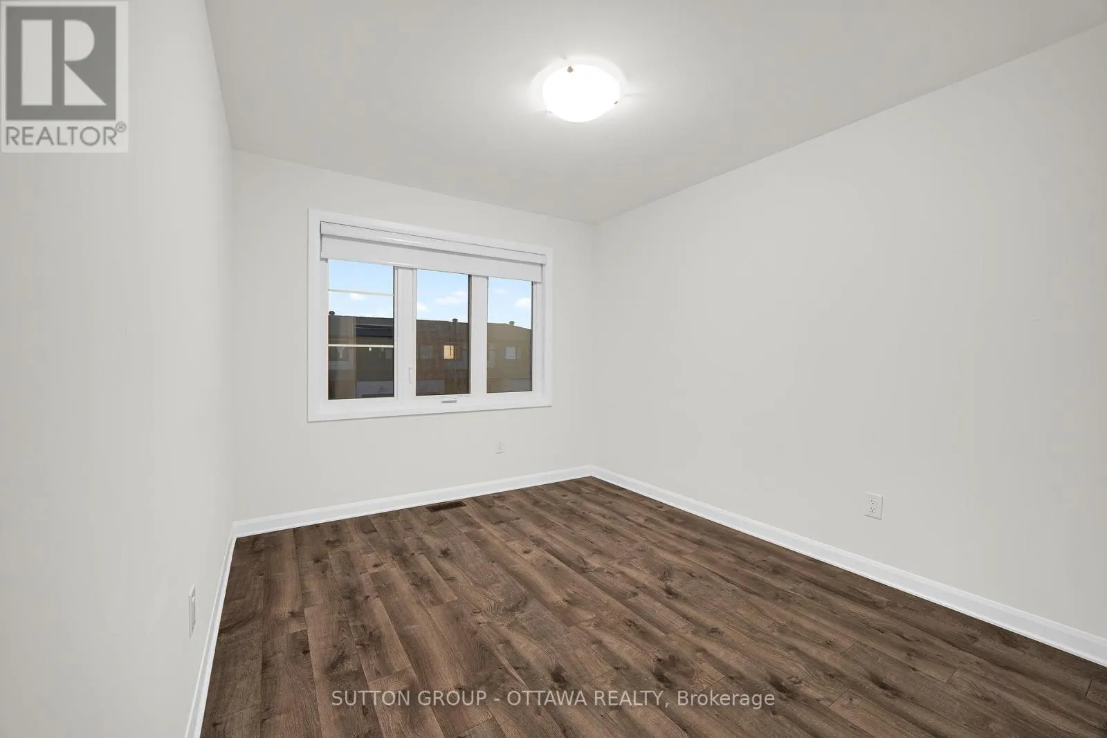 1006 SPEEDVALE COURT