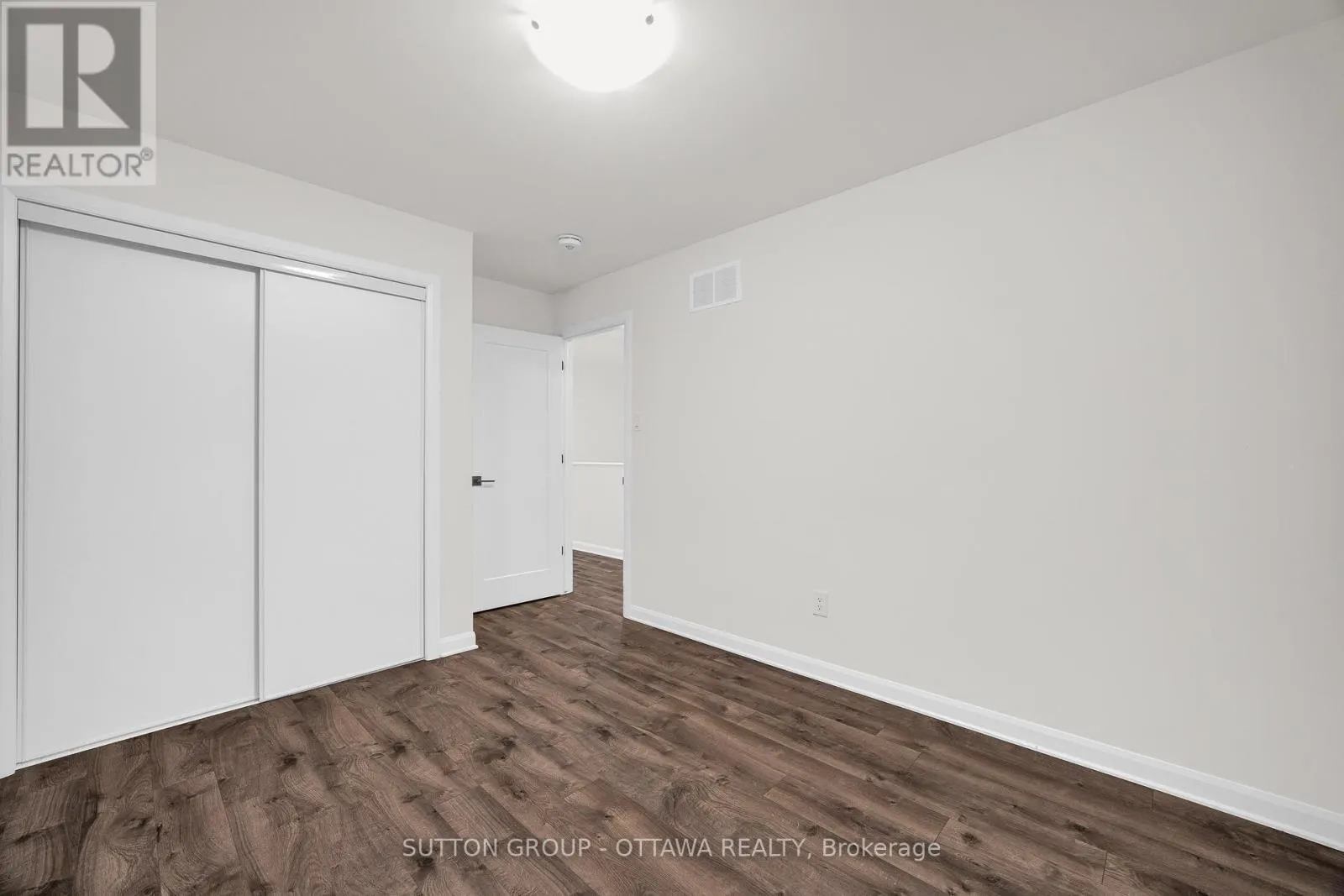 1006 SPEEDVALE COURT