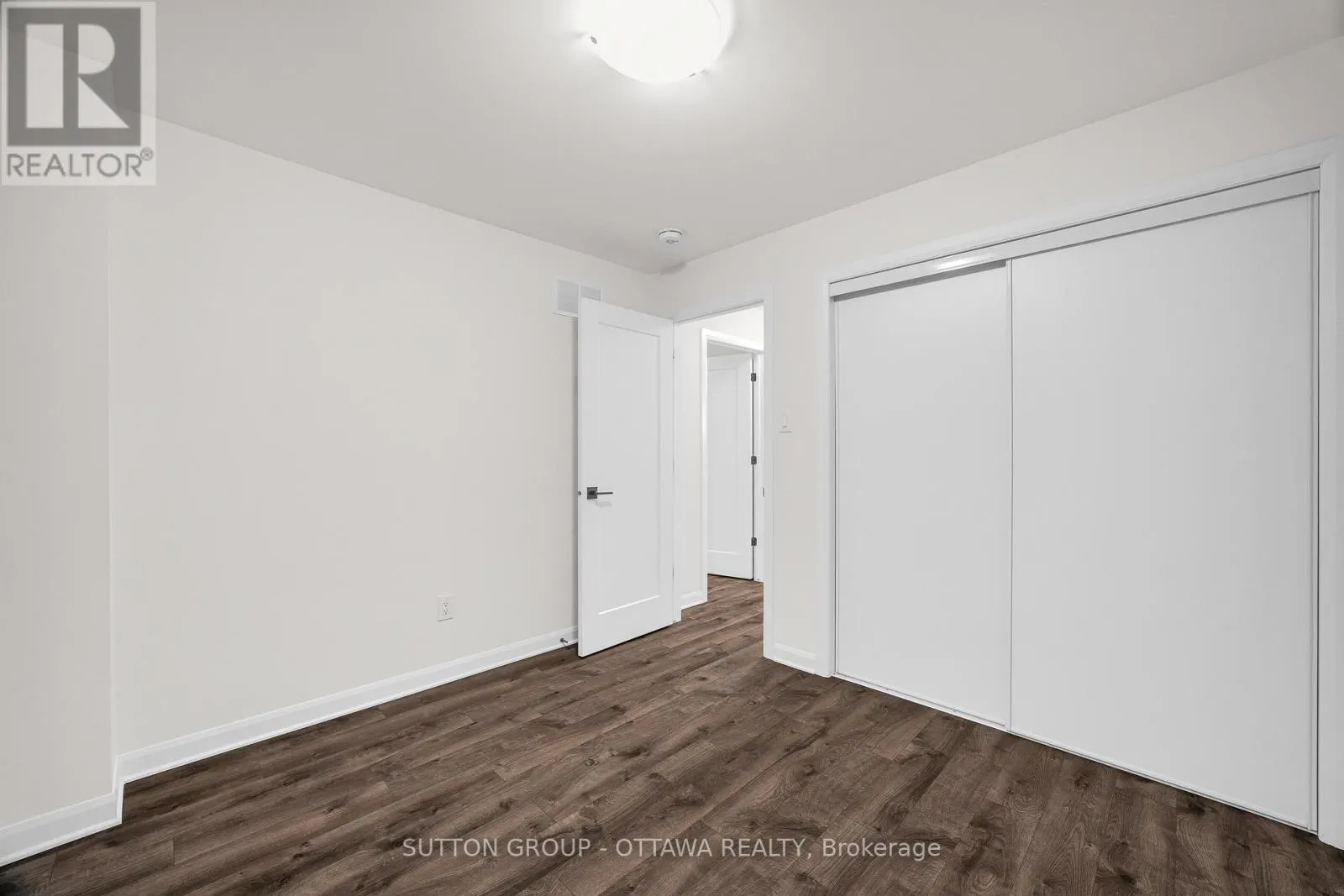 1006 SPEEDVALE COURT