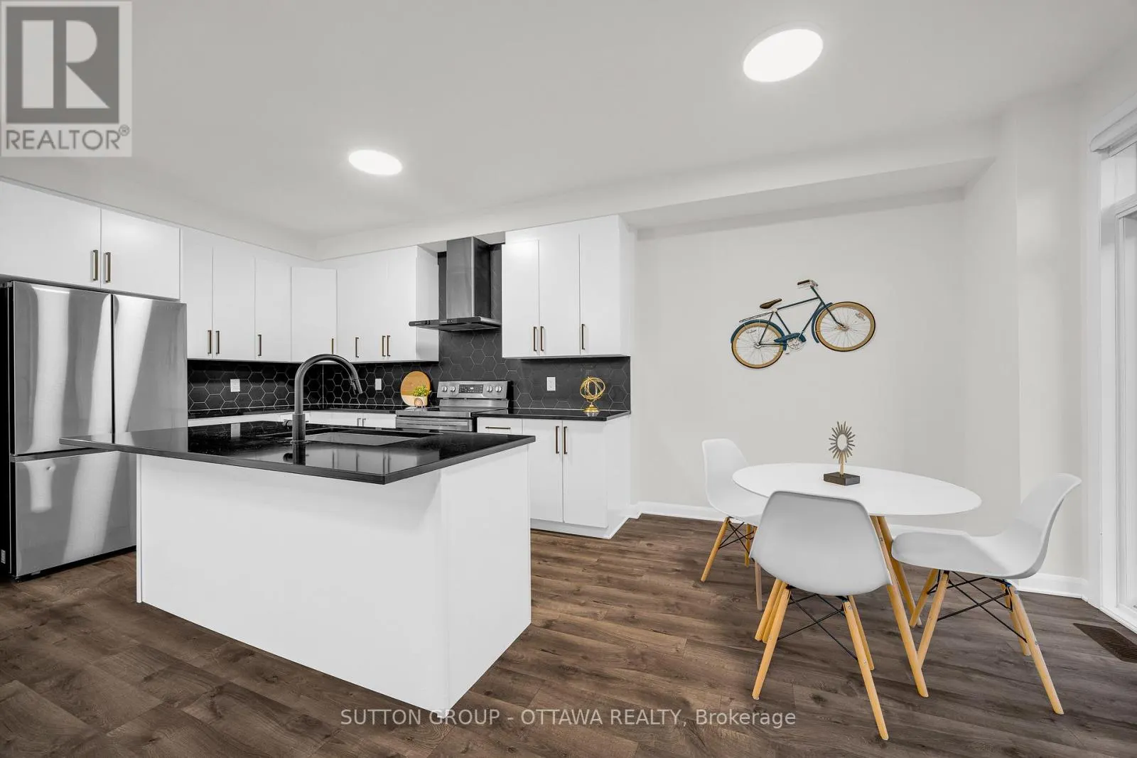 1006 SPEEDVALE COURT