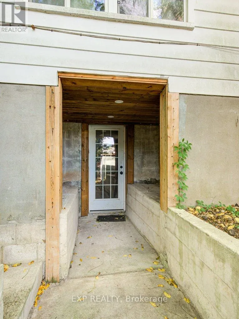 96 EMERY STREET W