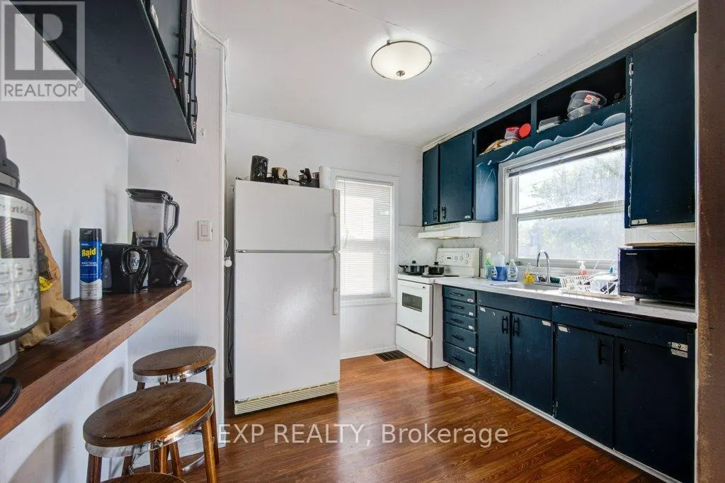 96 EMERY STREET W