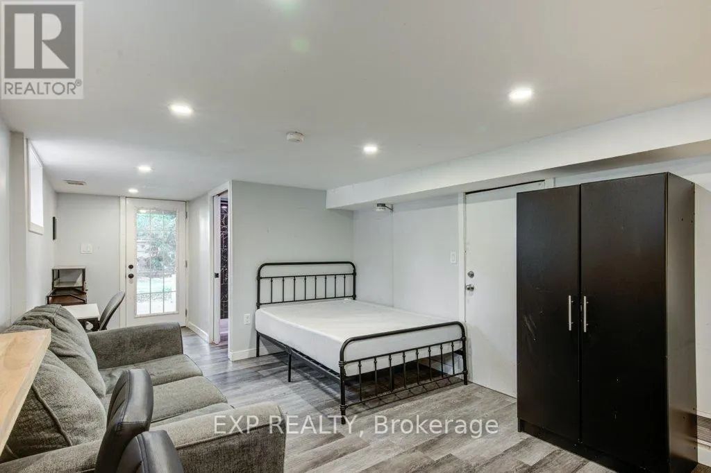 96 EMERY STREET W