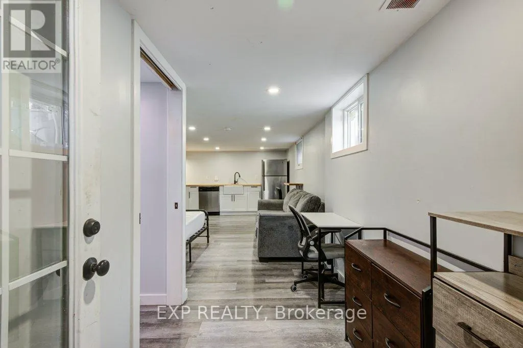 96 EMERY STREET W
