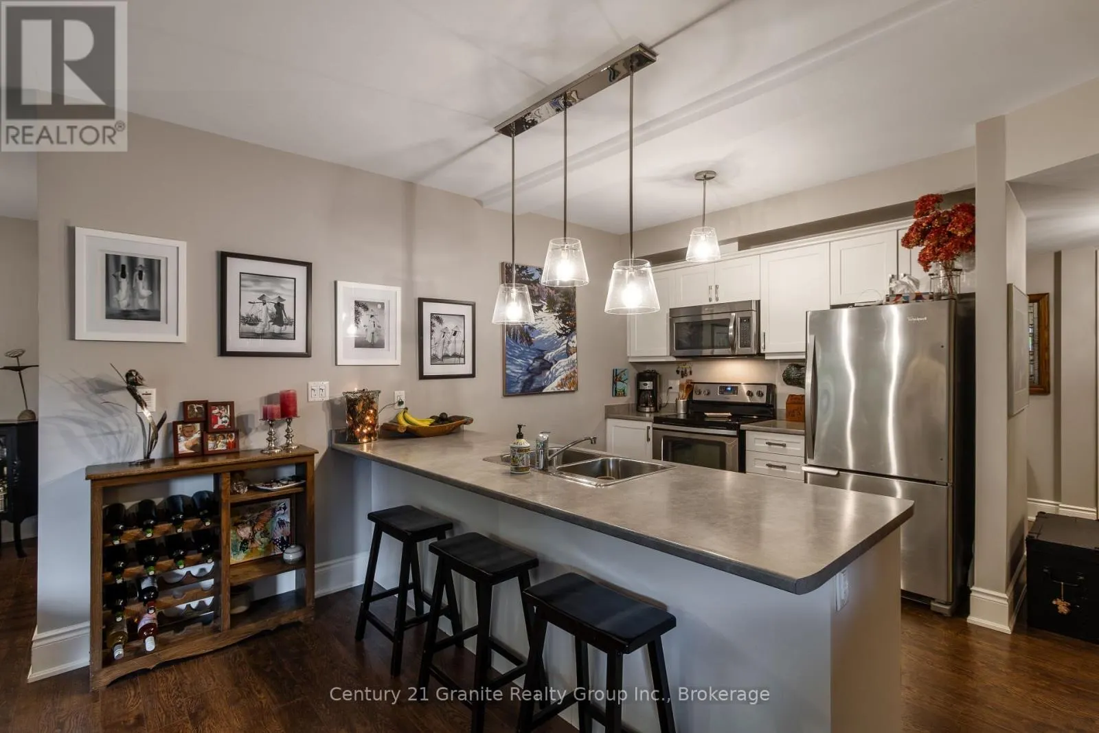 101 - 9 NEWCASTLE STREET, #101