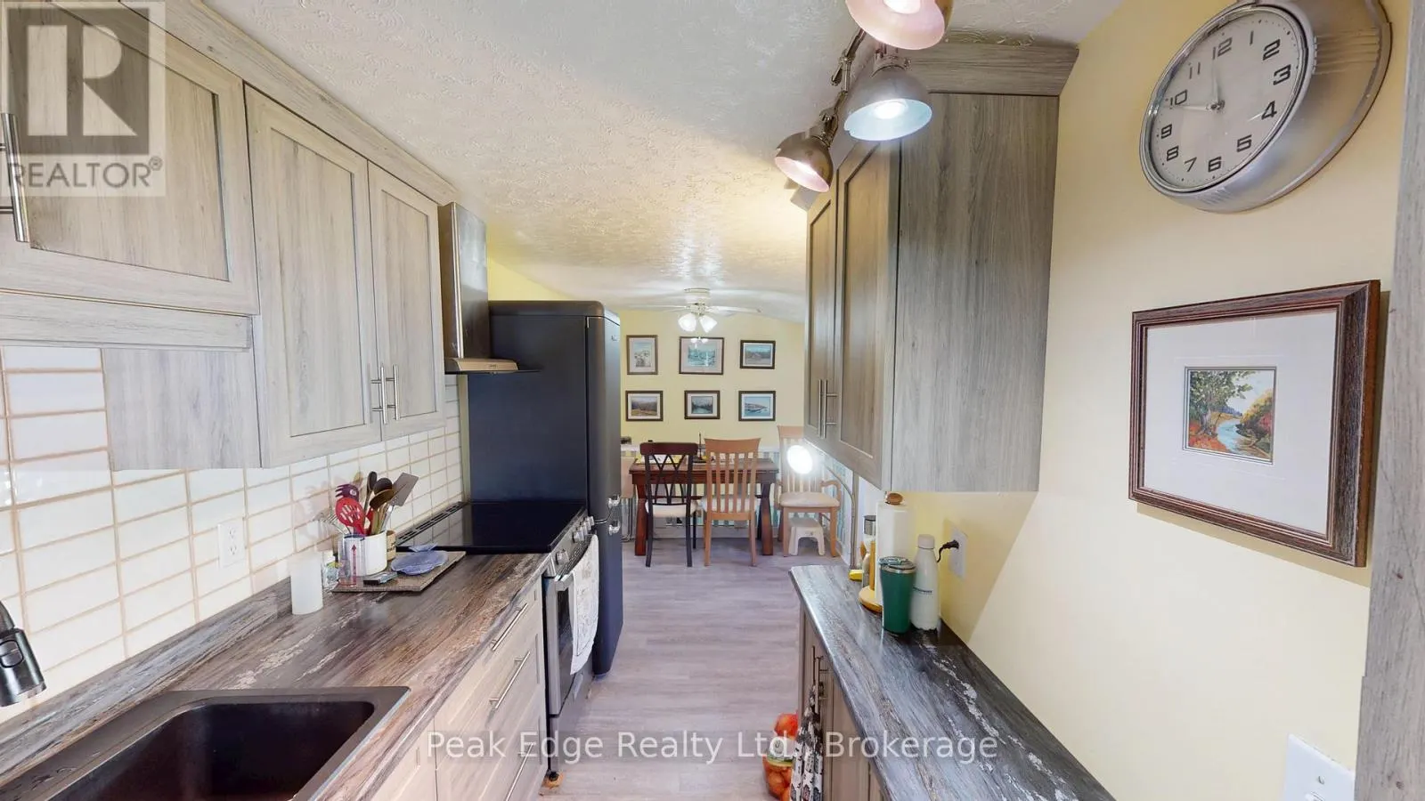 20 DIRSTIEN STREET SOUTH STREET S