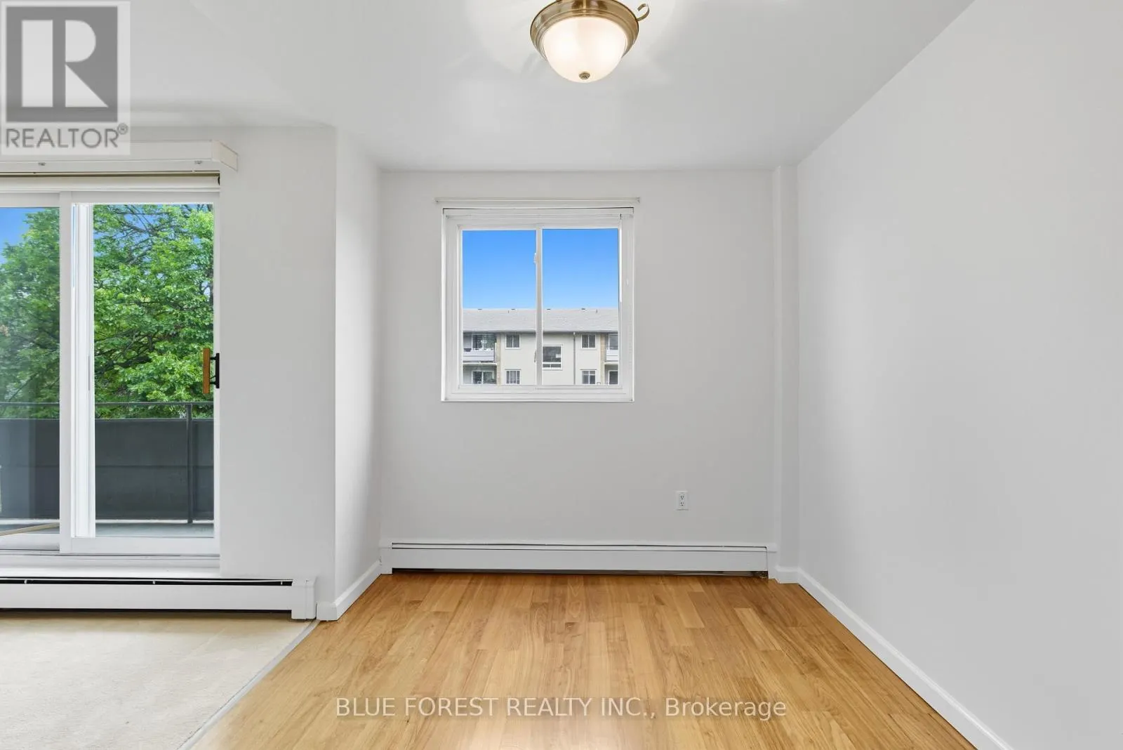 4 - 665 WONDERLAND ROAD S, #4