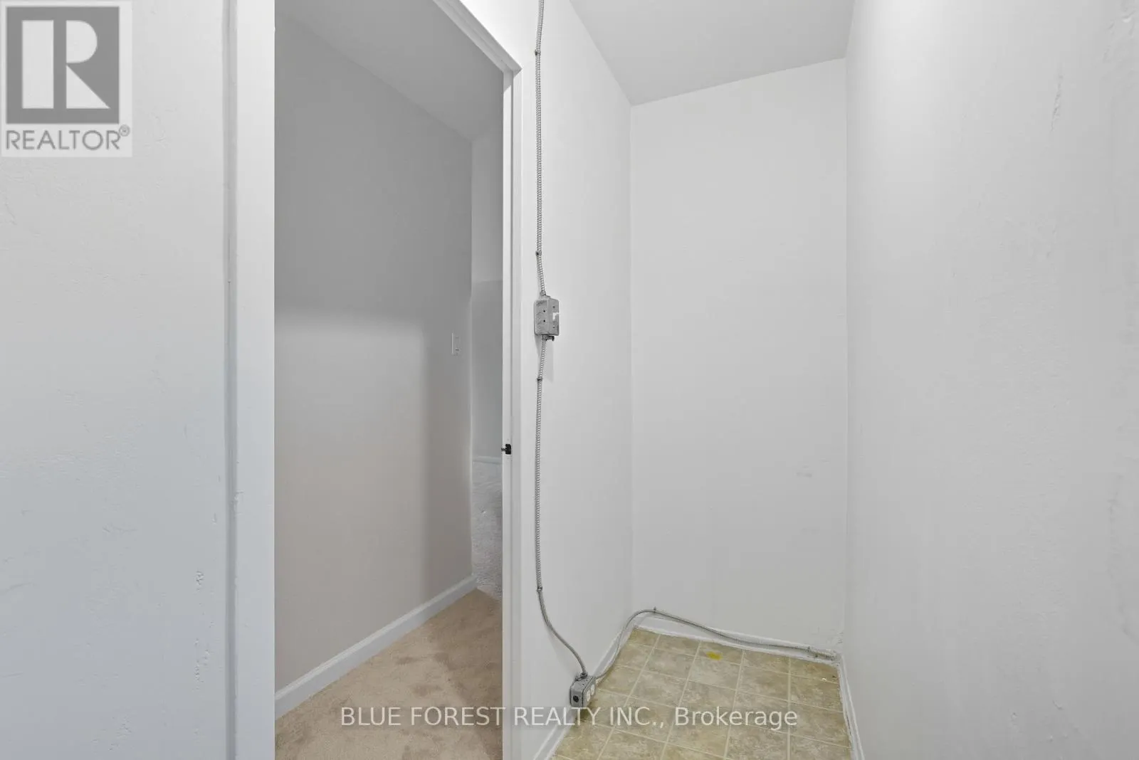 4 - 665 WONDERLAND ROAD S, #4
