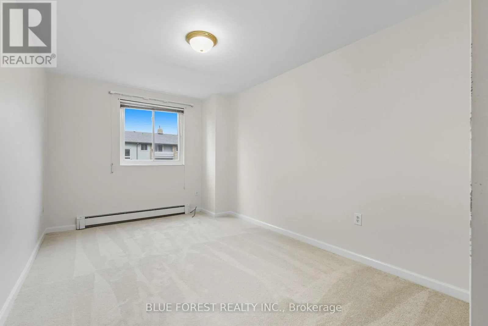 4 - 665 WONDERLAND ROAD S, #4