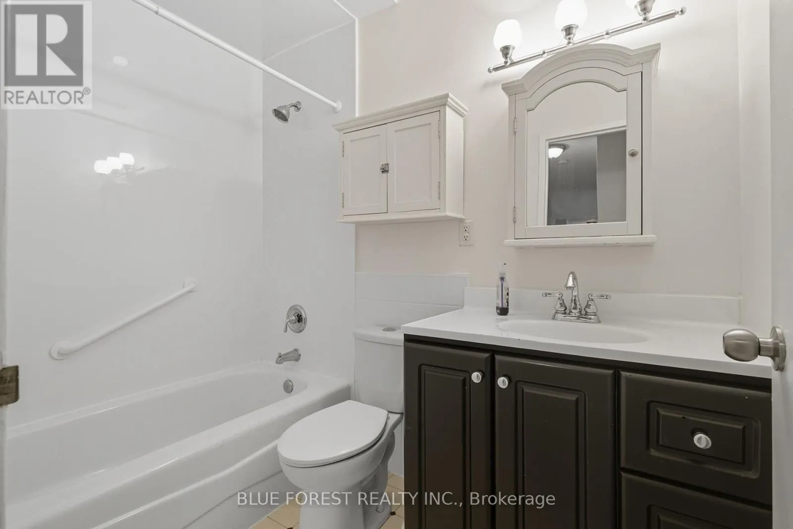 4 - 665 WONDERLAND ROAD S, #4