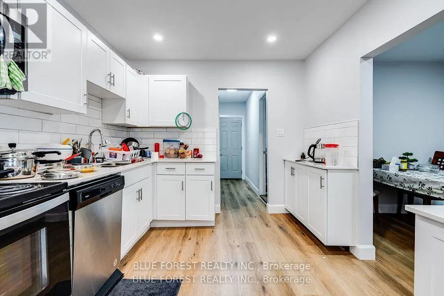 46-48 WELLINGTON STREET E