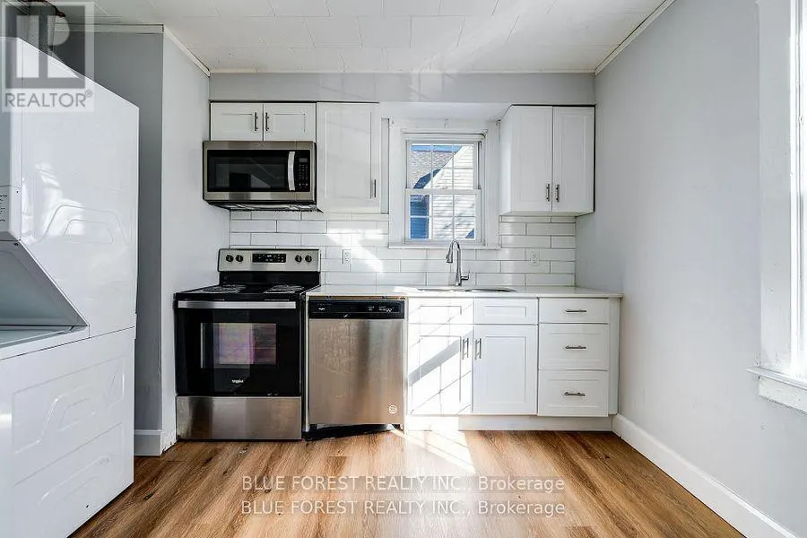 46-48 WELLINGTON STREET E