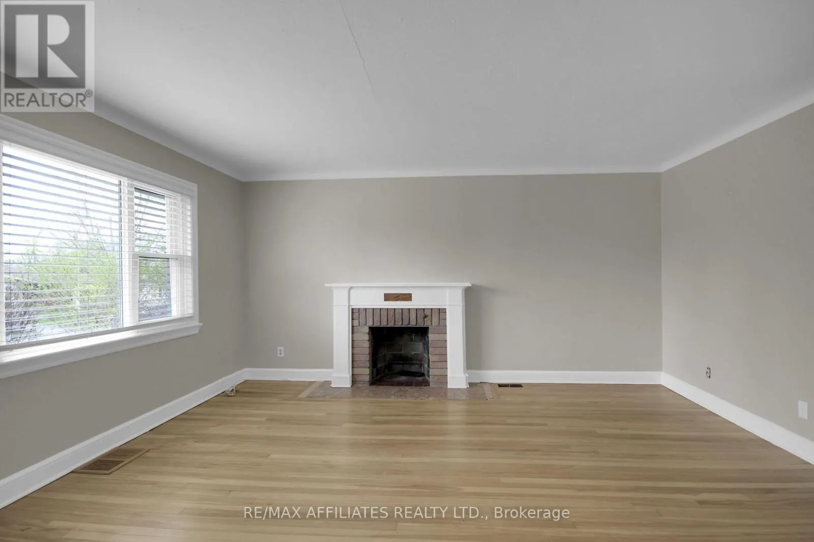 312 MOUNTBATTEN AVENUE