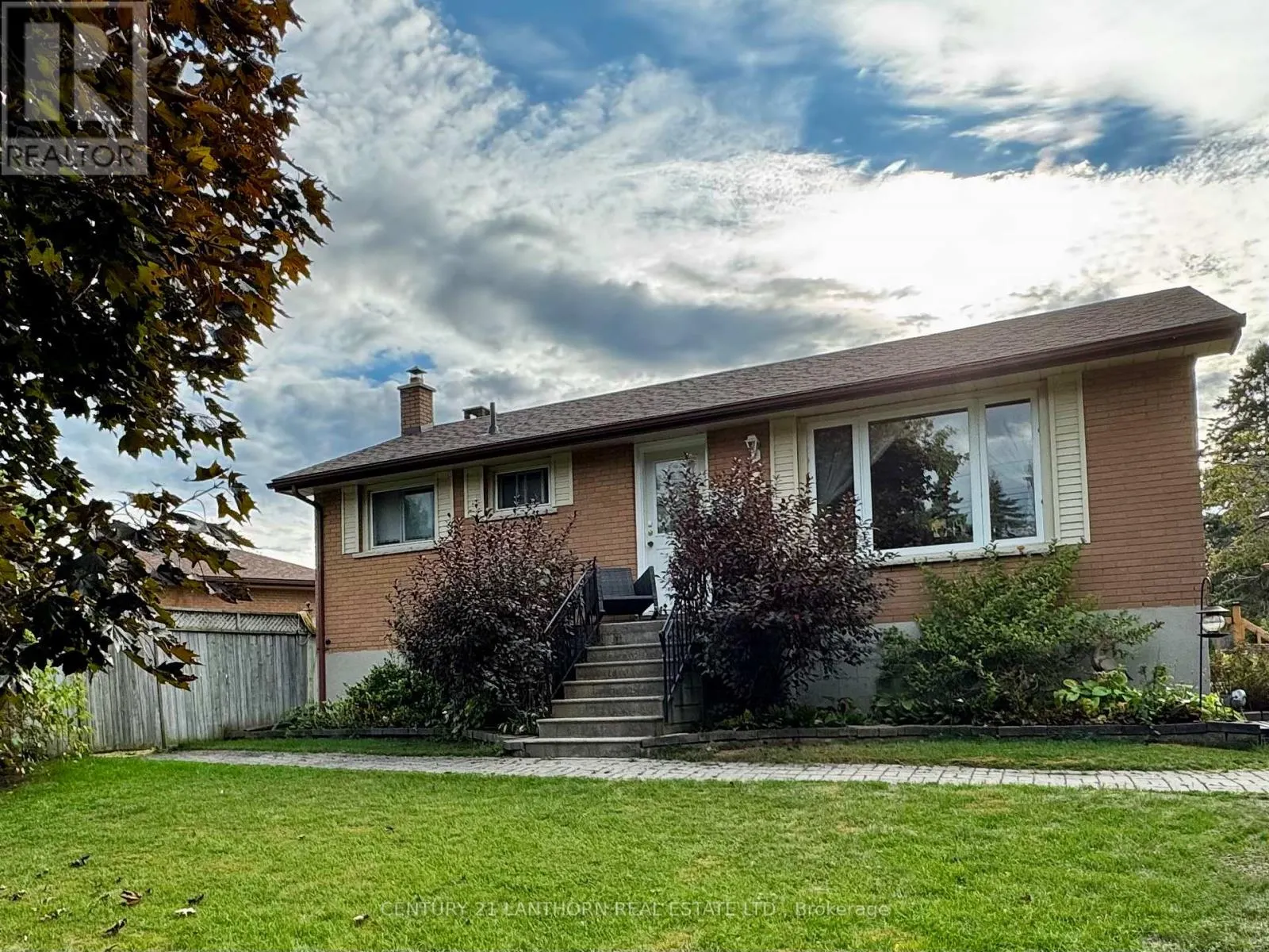 4 HIGHVIEW CRESCENT