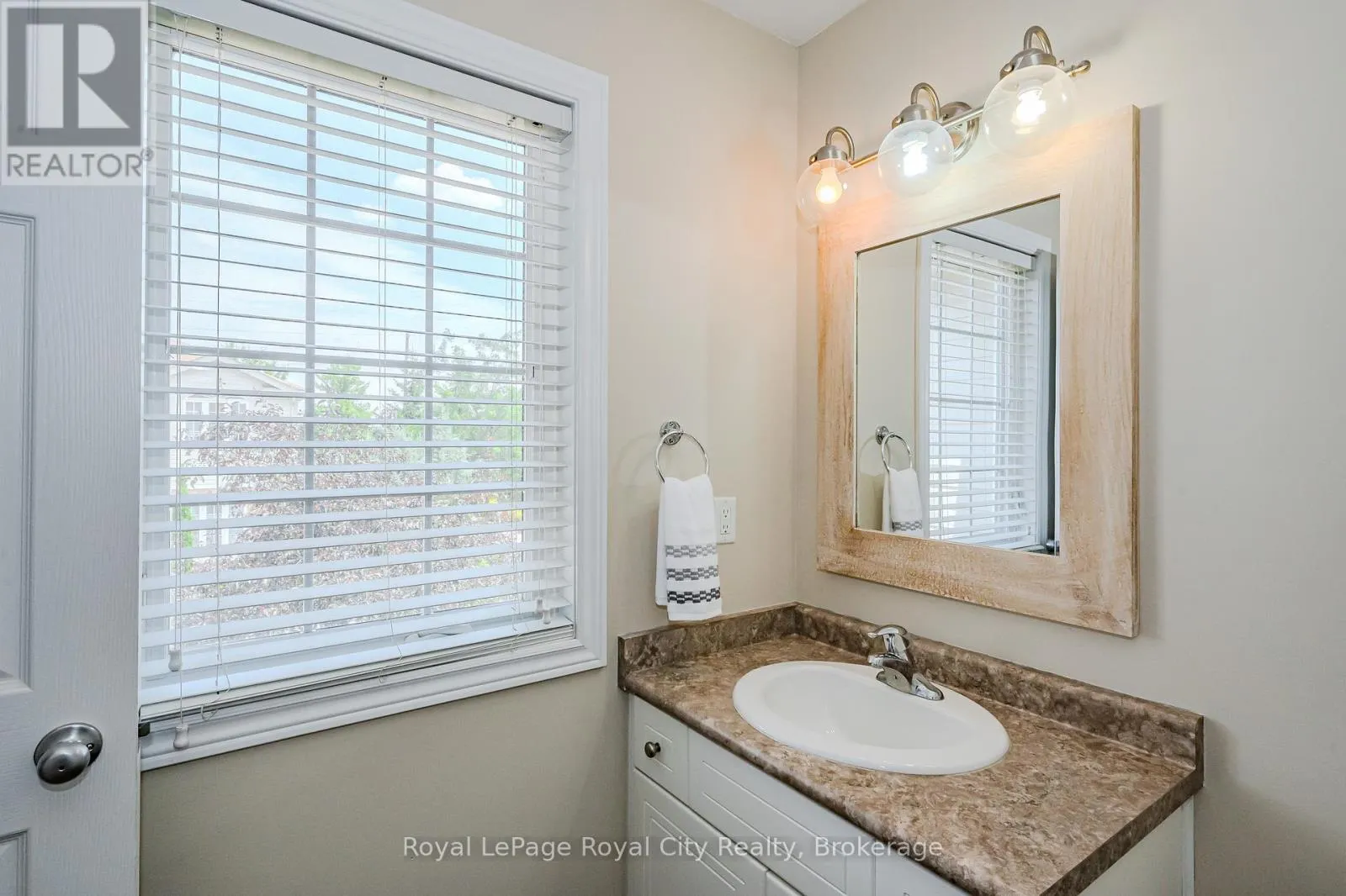 19 - 105 BARD BOULEVARD, #19