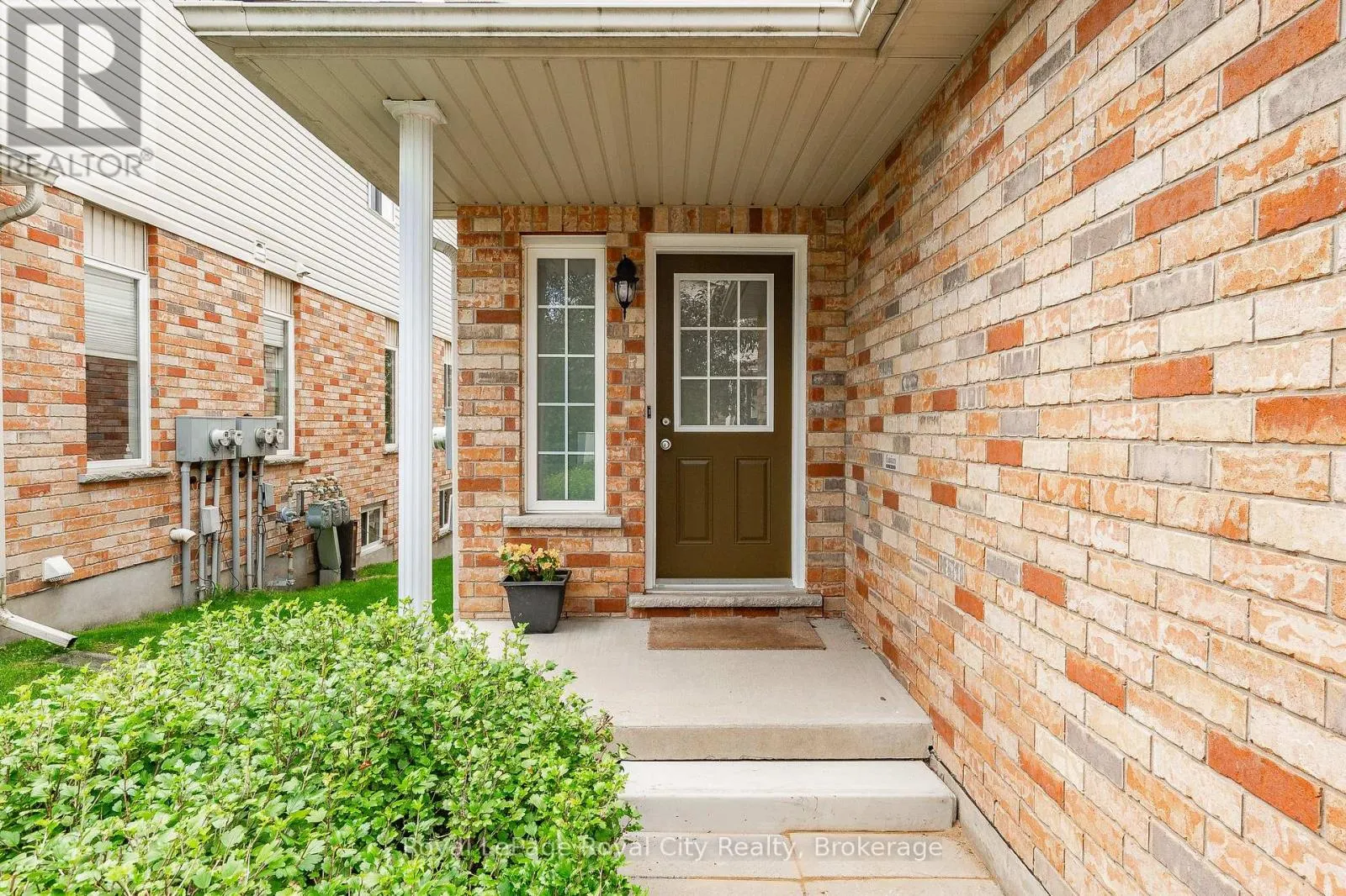 19 - 105 BARD BOULEVARD, #19