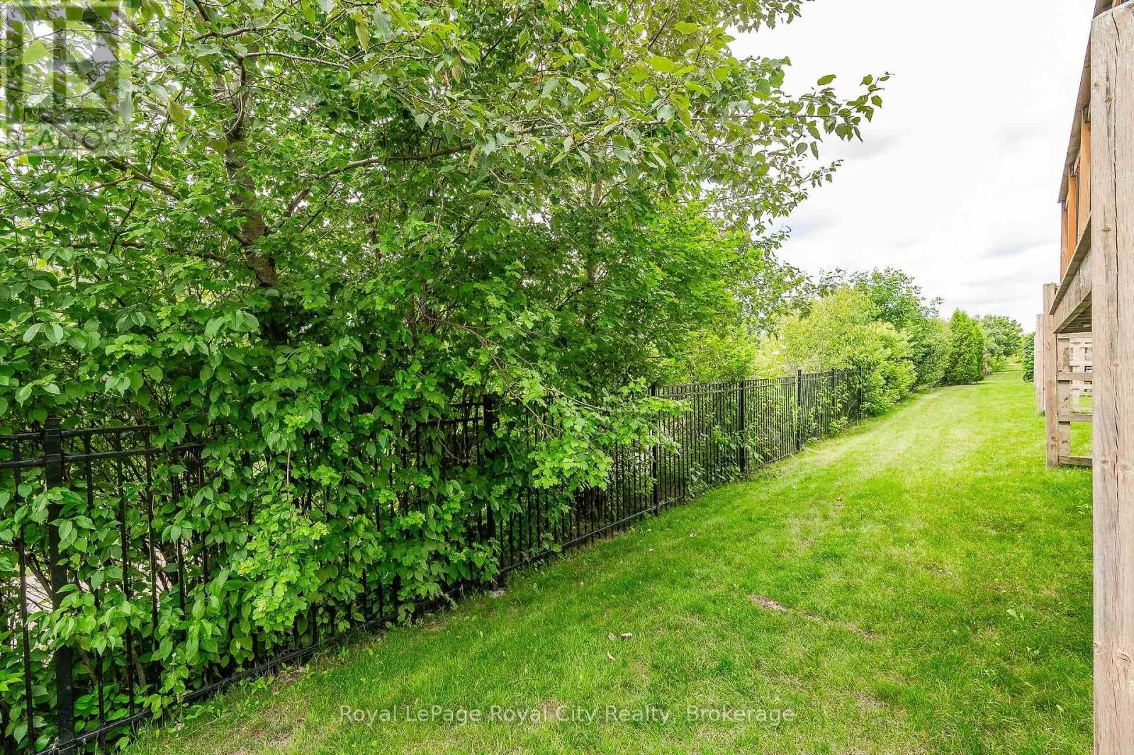 19 - 105 BARD BOULEVARD, #19