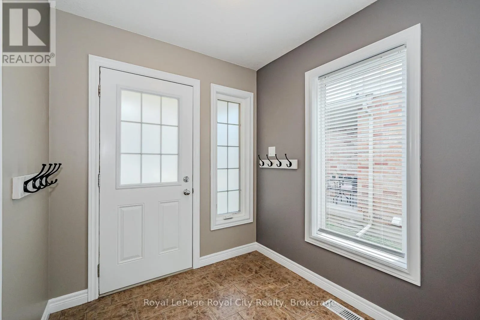 19 - 105 BARD BOULEVARD, #19