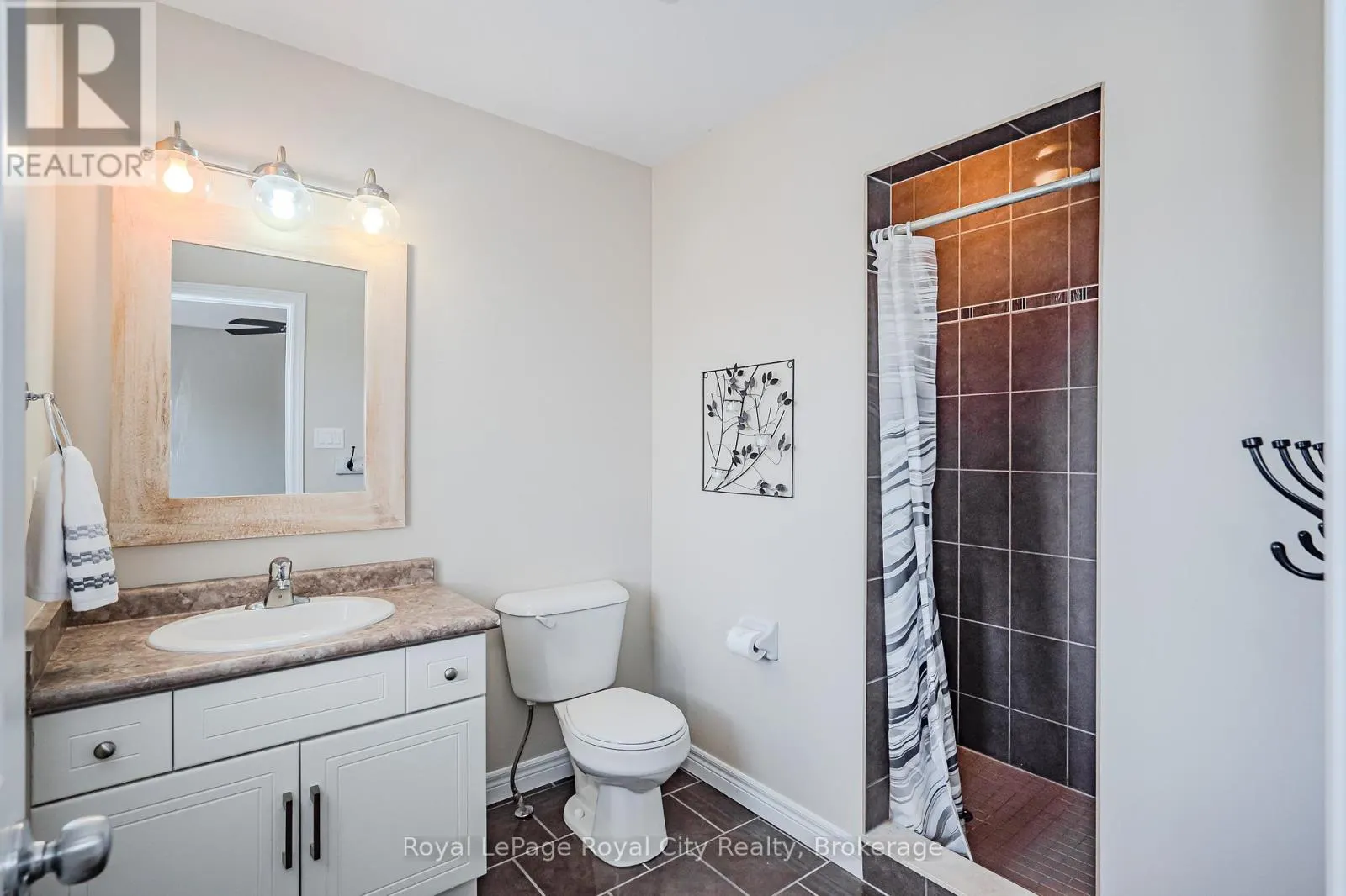 19 - 105 BARD BOULEVARD, #19