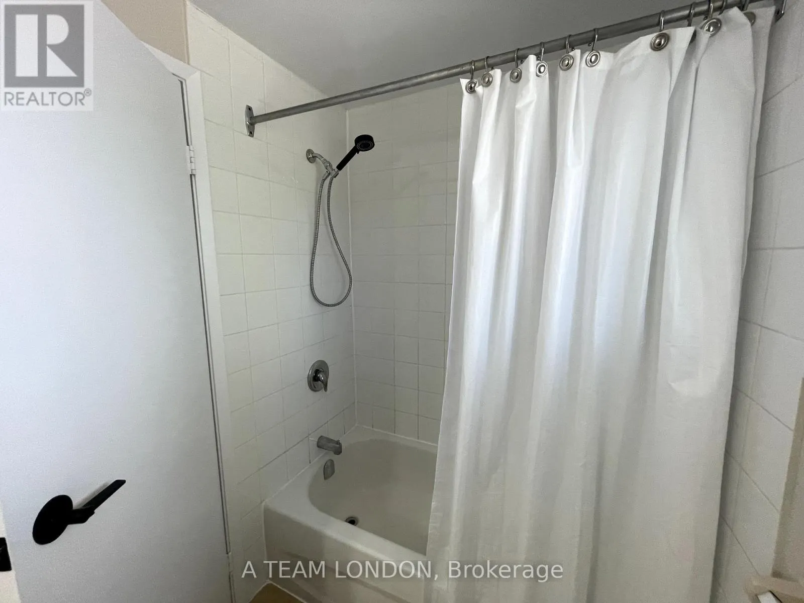 58 - 35 WATERMAN AVENUE, #58