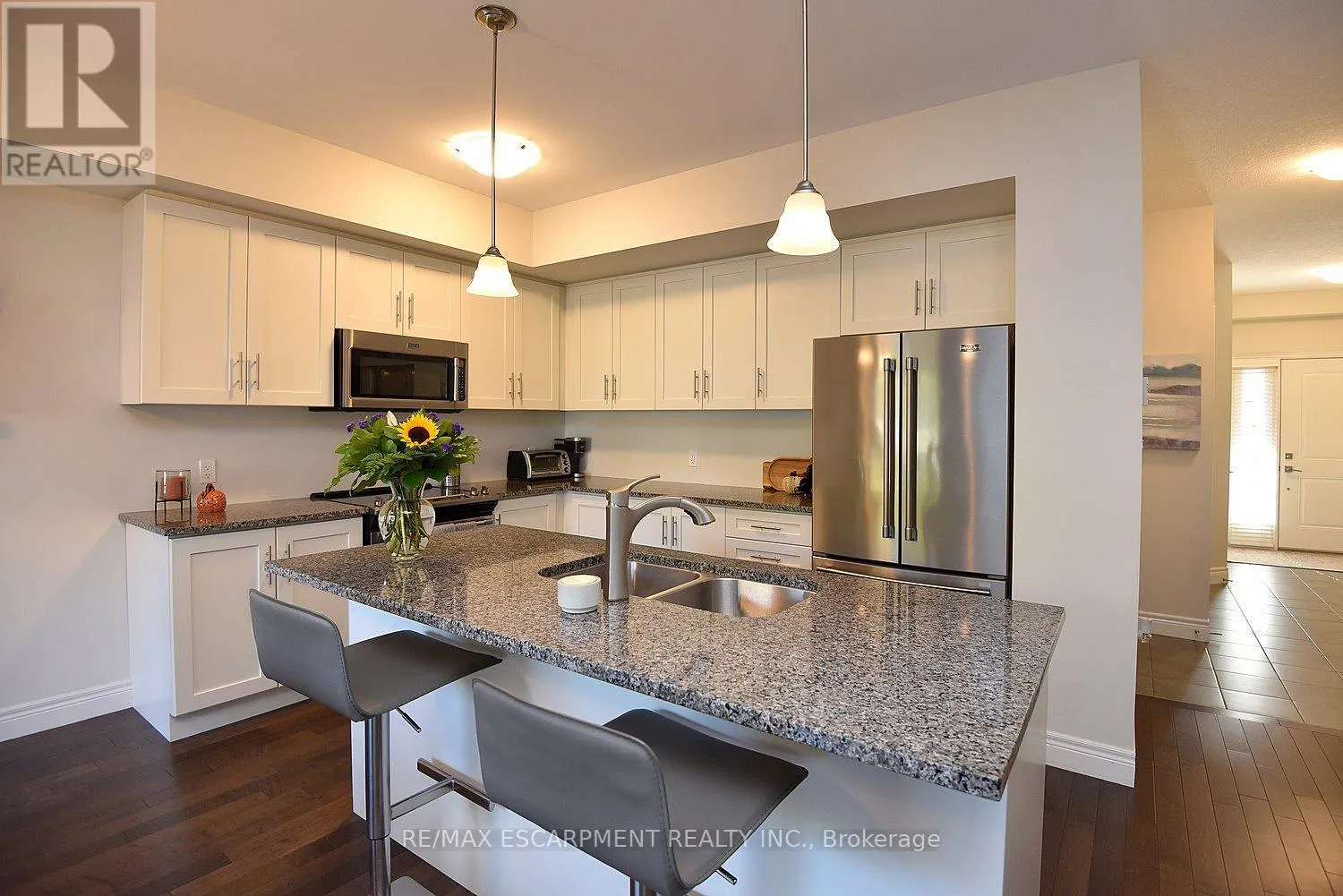 7 - 40 HAMILTON STREET S